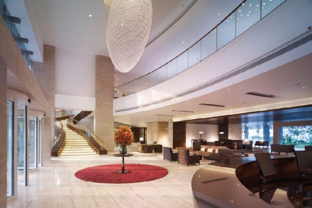 Taj Yeshwantpur Bengaluru Hotel Eksteriør billede The lobby of the hotel