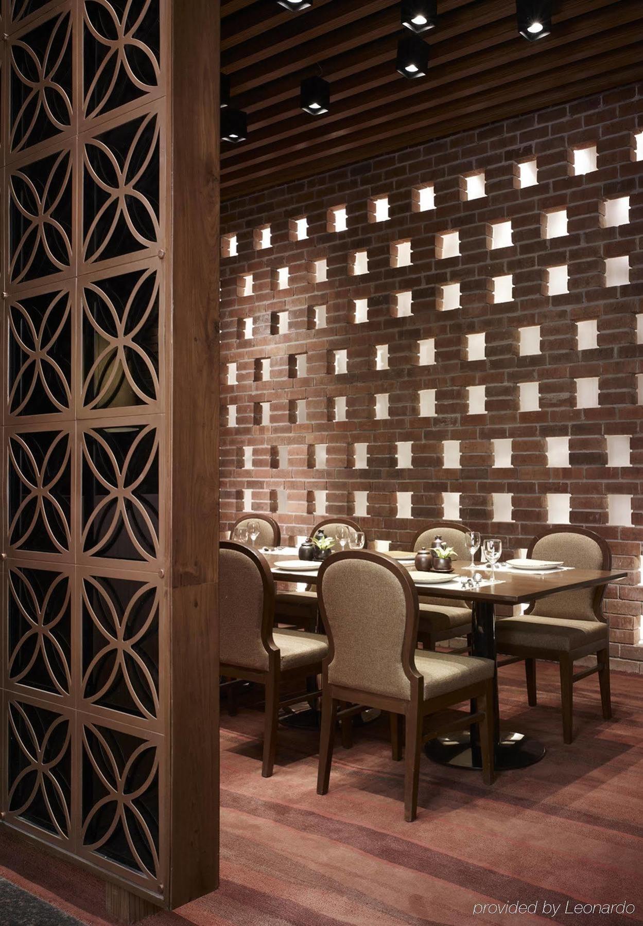 Taj Yeshwantpur Bengaluru Hotel Restaurant billede Interior of the restaurant